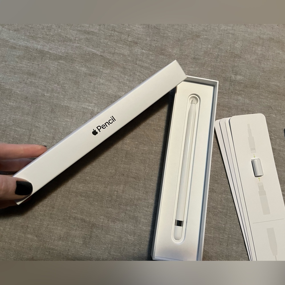 Apple Pencil - 1 generation also includes pencil case for ipad